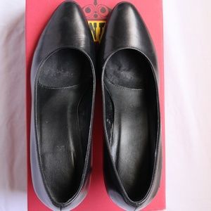 Vaneli "Laureen" Black Leather Pumps (Nordstrom)